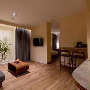 The Rivavi Hotel Legian (Bali)